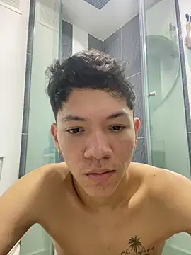 Snapshot of JulianRose_1 chatting on April 25, 11:35 am JulianRose 1 online show from April 25, 11:35 am
