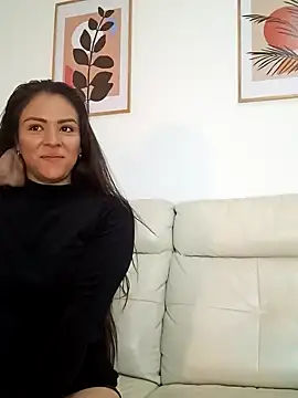 Snapshot of Eyleen_24 chatting on January 27, 8:17 pm Eyleen 24 online show from January 27, 8:17 pm