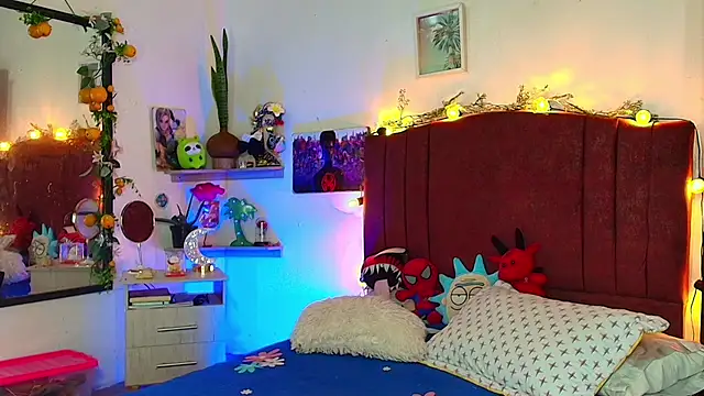 alisson zafiro  online show from April 12, 3:22 am