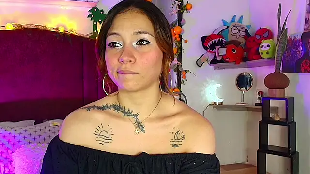 Snapshot of alisson_zafiro_ chatting on May 4, 12:17 am alisson zafiro online show from May 4, 12:17 am