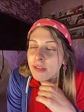 Snapshot of FlorBich chatting on May 3, 10:38 pm FlorBich online show from May 3, 10:38 pm