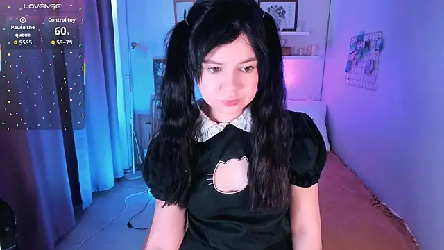 Snapshot of Lil_Amelie chatting on July 14, 8:08 am Lil Amelie online show from July 14, 8:08 am