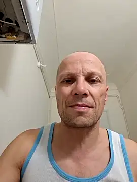 Snapshot of wedge75 chatting on April 19, 3:00 pm wedge75 online show from April 19, 3:00 pm