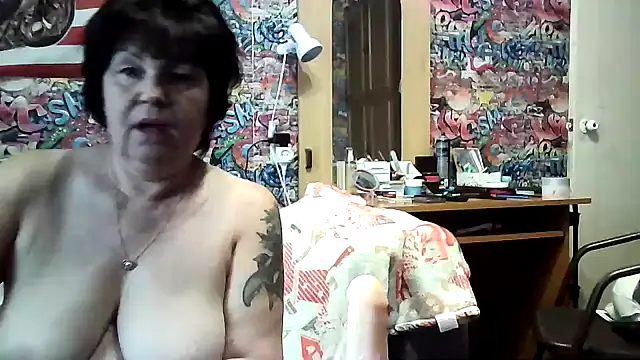 Snapshot of FantasyMichelle chatting on May 22, 3:06 pm FantasyMichelle online show from May 22, 3:06 pm