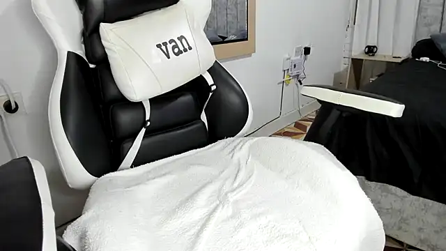 Snapshot of Valerioe chatting on March 21, 3:01 am Valerioe online show from March 21, 3:01 am