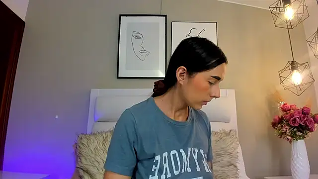 helen mooree online show from February 19, 12:45 pm