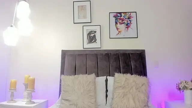 helen mooree online show from April 14, 12:55 pm