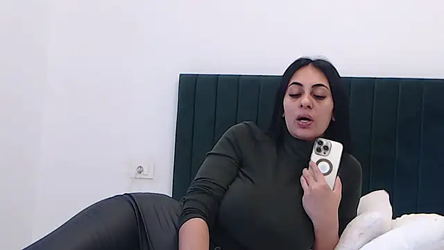 Aimeclark online show from November 22, 8:46 am