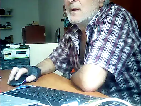 Snapshot of zormen355 chatting on June 4, 2:12 pm zormen355 online show from June 4, 2:12 pm