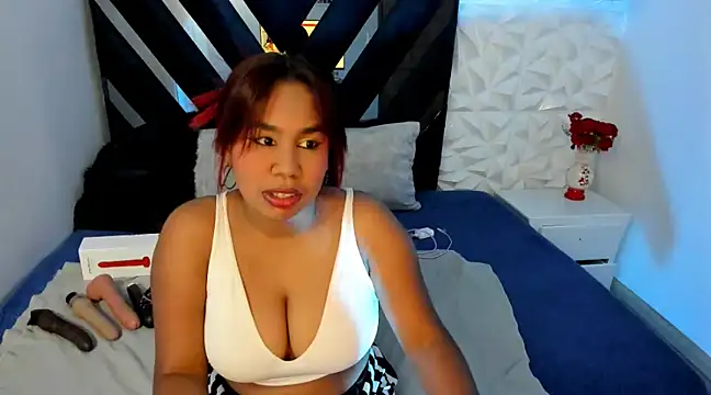 Snapshot of Lizzie_Williams_ chatting on January 26, 3:27 am Lizzie Williams online show from January 26, 3:27 am