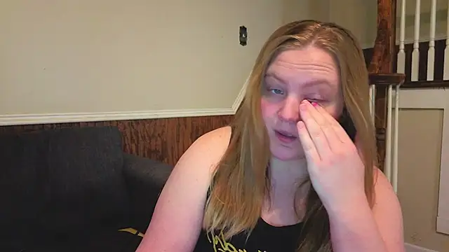 PhatAssBlond online show from February 6, 6:00 pm