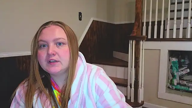 PhatAssBlond online show from February 8, 5:27 pm