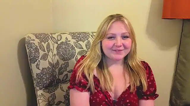 PhatAssBlond online show from April 4, 2:21 am