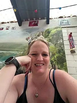 Snapshot of caro_kitten chatting on July 23, 1:09 pm caro kitten online show from July 23, 1:09 pm
