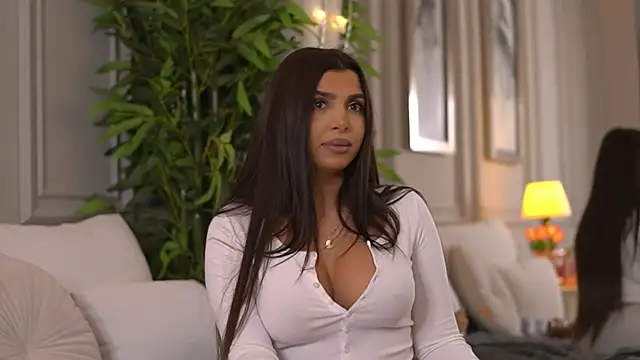 NicoleCellini online show from April 4, 6:38 pm