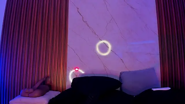 Emiilycollins online show from October 11, 9:46 pm