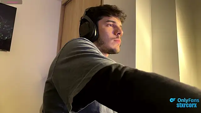 Snapshot of ilytheo chatting on October 7, 5:26 am ilytheo online show from October 7, 5:26 am