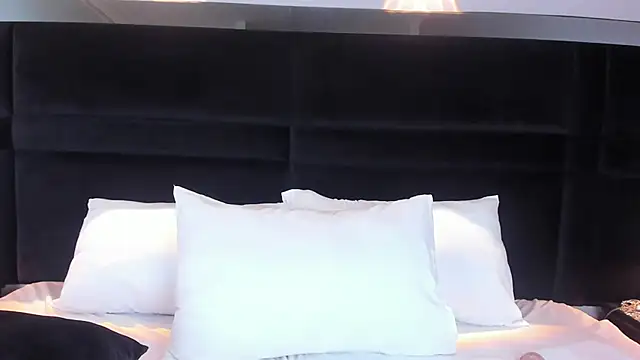 Snapshot of MiaStor chatting on January 21, 5:30 pm MiaStor online show from January 21, 5:30 pm