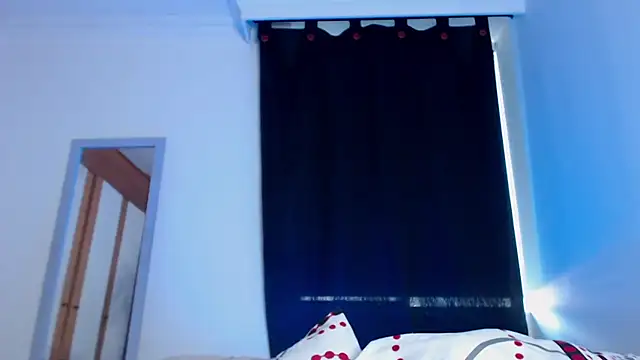 MiaStor online show from April 14, 9:10 pm