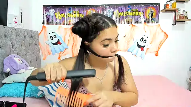 Snapshot of Alejandra_evanss chatting on October 25, 9:31 pm Alejandra evanss online show from October 25, 9:31 pm