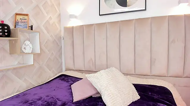 Snapshot of Anniie_Queen chatting on June 9, 3:51 am Anniie Queen online show from June 9, 3:51 am