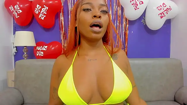 Snapshot of ShantalGomes chatting on February 12, 7:53 pm ShantalGomes online show from February 12, 7:53 pm