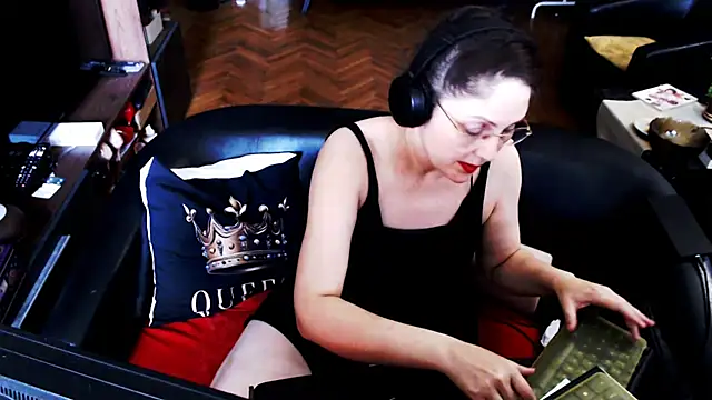 Snapshot of Imperatriza chatting on July 3, 10:54 am Imperatriza online show from July 3, 10:54 am