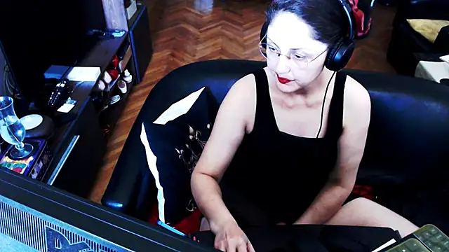 Snapshot of Imperatriza chatting on July 5, 9:05 am Imperatriza online show from July 5, 9:05 am