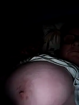 Snapshot of poussychats chatting on January 28, 12:57 am poussychats online show from January 28, 12:57 am