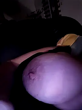 Snapshot of poussychats chatting on February 23, 7:17 pm poussychats online show from February 23, 7:17 pm