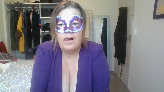 Snapshot of blueblush chatting on December 3, 8:16 am blueblush online show from December 3, 8:16 am