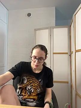 Snapshot of MartiniiSelenna chatting on July 12, 5:53 am MartiniiSelenna online show from July 12, 5:53 am