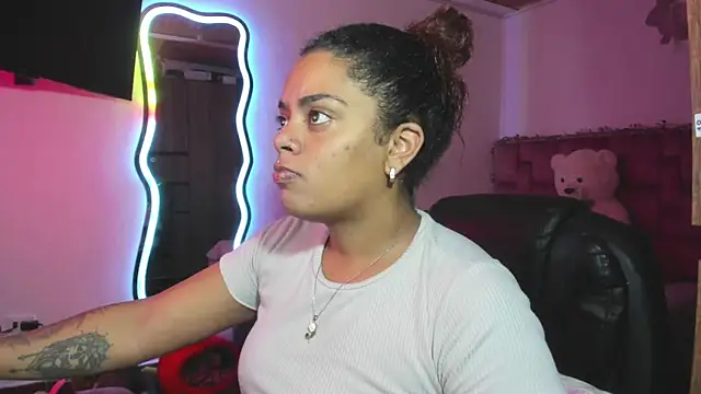 ladyrd1 online show from March 7, 7:11 pm