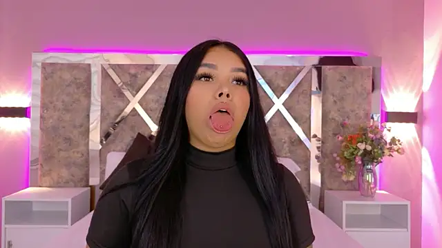 MarianaGarciaa   online show from May 22, 6:46 pm