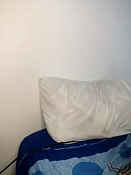 Snapshot of lovely_kitt chatting on March 5, 6:01 am lovely kitt online show from March 5, 6:01 am
