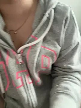 Rei1216xo online show from March 2, 6:27 am