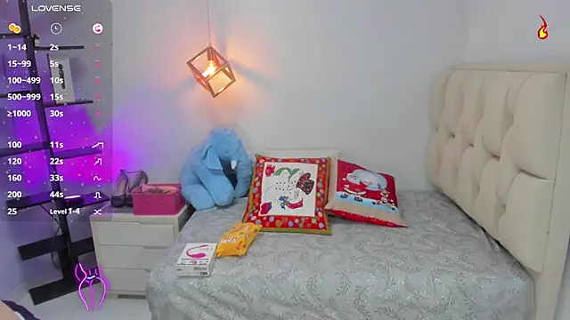 Snapshot of nailah_love1 chatting on December 16, 12:27 pm nailah love1 online show from December 16, 12:27 pm