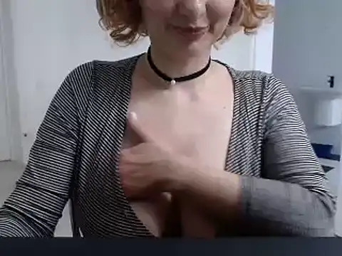 Snapshot of YourSweetJam chatting on March 16, 9:05 am YourSweetJam online show from March 16, 9:05 am