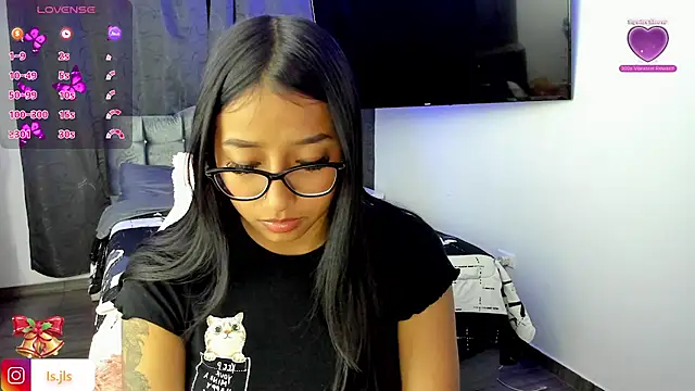 Snapshot of isa_bellaa0 chatting on December 20, 6:08 am isa bellaa0 online show from December 20, 6:08 am