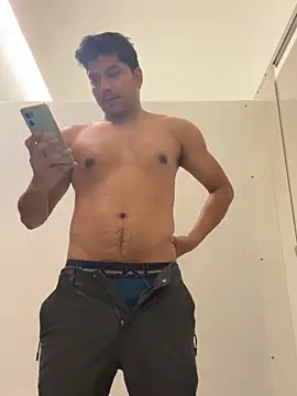 Snapshot of bourne2004 chatting on October 12, 10:53 pm bourne2004 online show from October 12, 10:53 pm