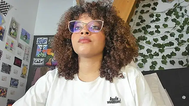 Snapshot of Ada_gales_ chatting on December 19, 12:45 am Ada gales  online show from December 19, 12:45 am