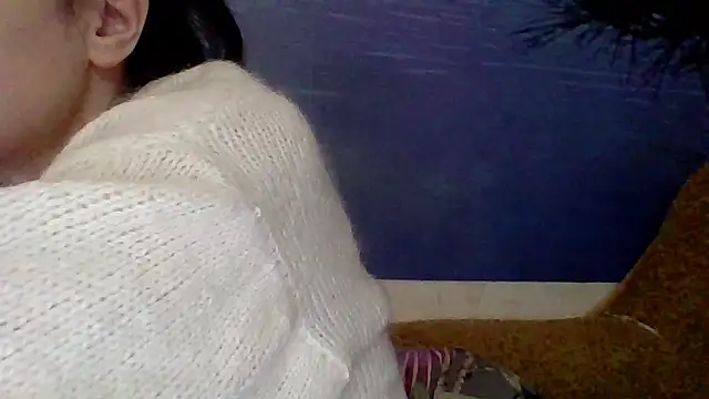 Snapshot of AliceTailor chatting on April 23, 12:29 pm AliceTailor online show from April 23, 12:29 pm