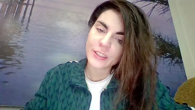 Snapshot of AliceTailor chatting on May 1, 9:58 am AliceTailor online show from May 1, 9:58 am