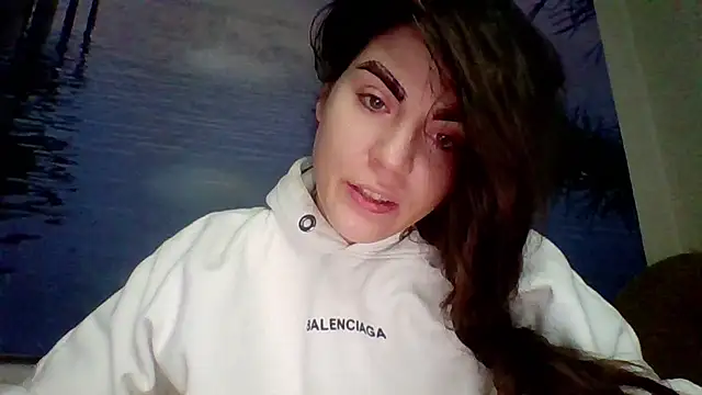 Snapshot of AliceTailor chatting on May 4, 6:37 pm AliceTailor online show from May 4, 6:37 pm