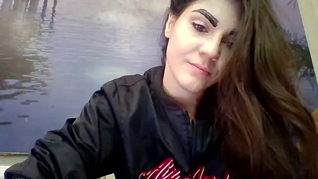 Snapshot of AliceTailor chatting on May 6, 6:52 am AliceTailor online show from May 6, 6:52 am