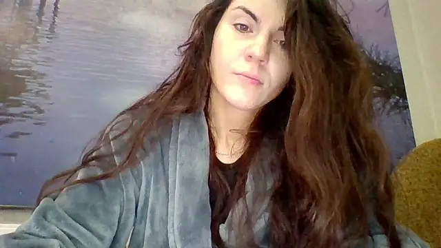 Snapshot of AliceTailor chatting on May 10, 8:41 am AliceTailor online show from May 10, 8:41 am