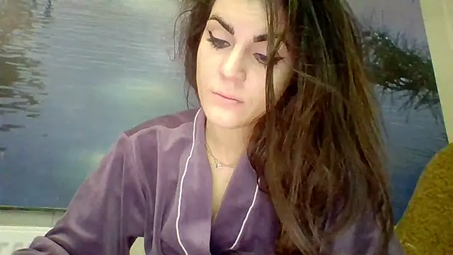 Snapshot of AliceTailor chatting on May 13, 9:28 am AliceTailor online show from May 13, 9:28 am