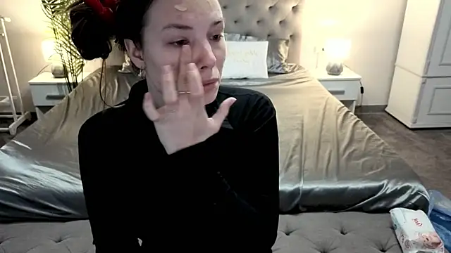 IceDanielles online show from March 16, 1:37 pm