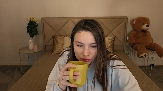 IceDanielles online show from March 19, 1:37 pm