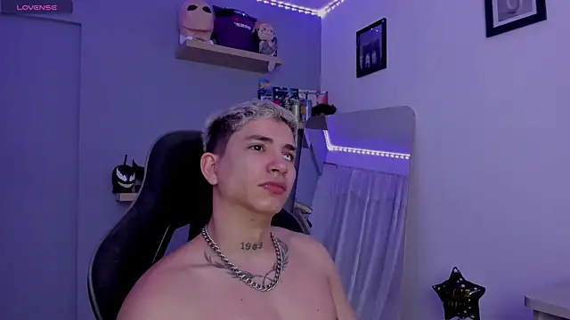 Snapshot of SebasFallon chatting on March 7, 2:12 pm SebasFallon online show from March 7, 2:12 pm